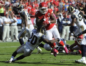 Oct 26, 2014; Kansas City, MO; Chiefs running back Knile Davis (34) in action against the St. Louis Rams at Arrowhead Stadium. Credit: John Rieger-USA TODAY Sports