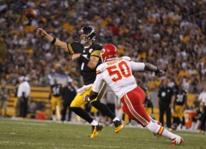 Aug 24, 2013; Pittsburgh, PA; Chiefs linebacker Justin Houston (50) applies pressure on Steelers quarterback Ben Roethlisberger (7) during a preseason game at Heinz Field. Credit: Charles LeClaire-USA TODAY Sports
