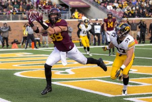Nov 8, 2014; Minneapolis; Minnesota tight end Maxx Williams (88) catches a touchdown pass against Iowa in the first half at TCF Bank Stadium. Credit: Jesse Johnson-USA TODAY Sports
