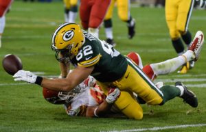 Aug 28, 2014; Green Bay, WI; Packers tight end Ryan Taylor (82) in preseason action against the Chiefs at Lambeau Field. Credit: Benny Sieu-USA TODAY Sports