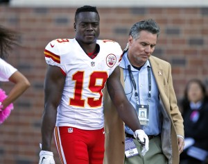 Oct. 18, 2015; Minneapolis; Chiefs wide receiver Jeremy Maclin (19) leaves the field with a concussion during the second half against the Vikings at TCF Bank Stadium. (AP Photo/Jim Mone)