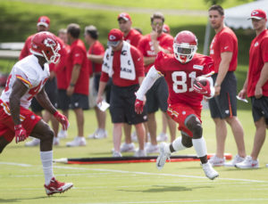 Chiefs wide receiver Tyreek Hill outraces safety Akeem Davis during team drills at training camp on July 30, 2016 in St. Joseph, Mo. (Emily DeShazer/The Topeka Capital-Journal)